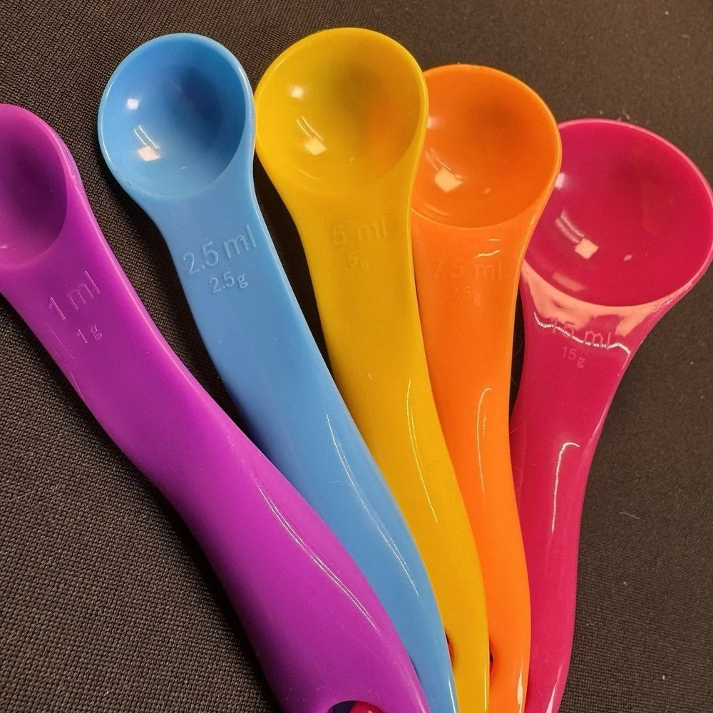 Multi-Color‎ Measuring Spoons 5 Pieces Set Plastic Cooking Kitchen Tools